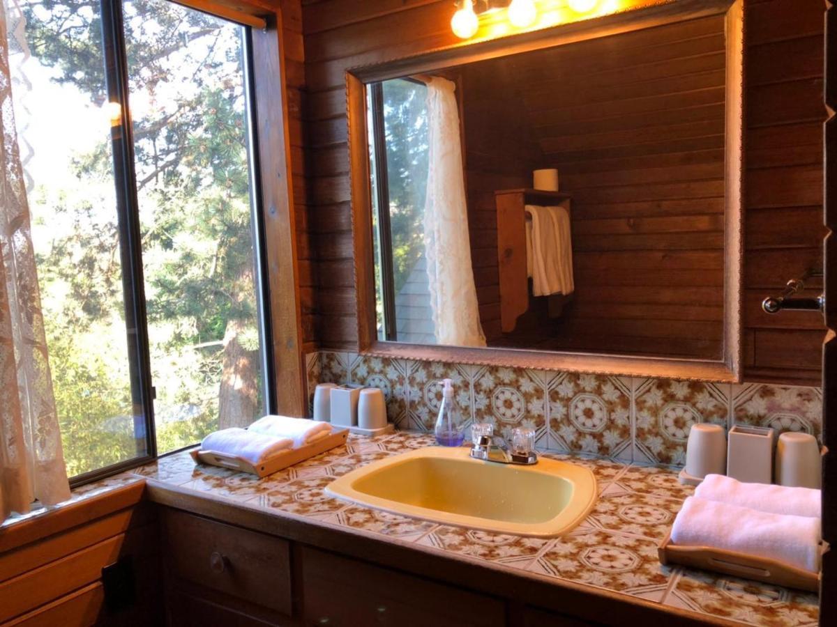 Jason House - Immaculate Suites In A Quiet Seaside Neighbourhood Near Uvic فكتوريا المظهر الخارجي الصورة