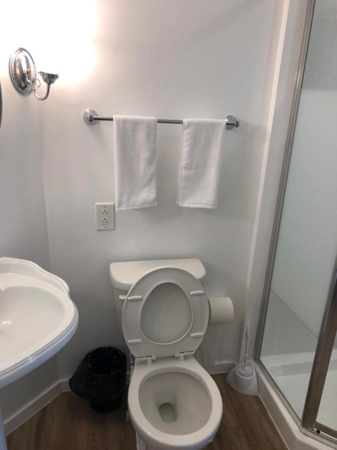 Jason House - Immaculate Suites In A Quiet Seaside Neighbourhood Near Uvic فكتوريا المظهر الخارجي الصورة