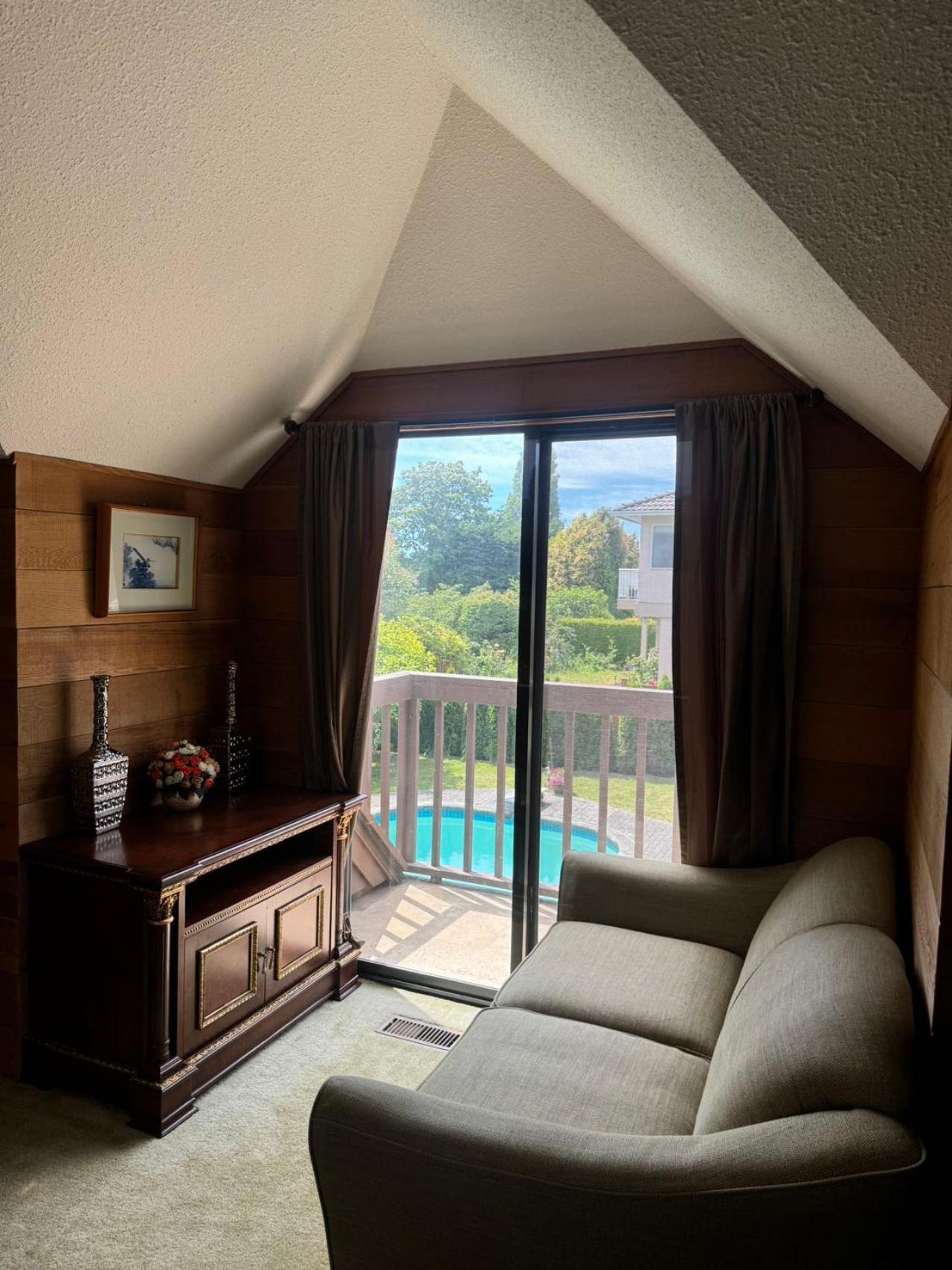 Jason House - Immaculate Suites In A Quiet Seaside Neighbourhood Near Uvic فكتوريا المظهر الخارجي الصورة